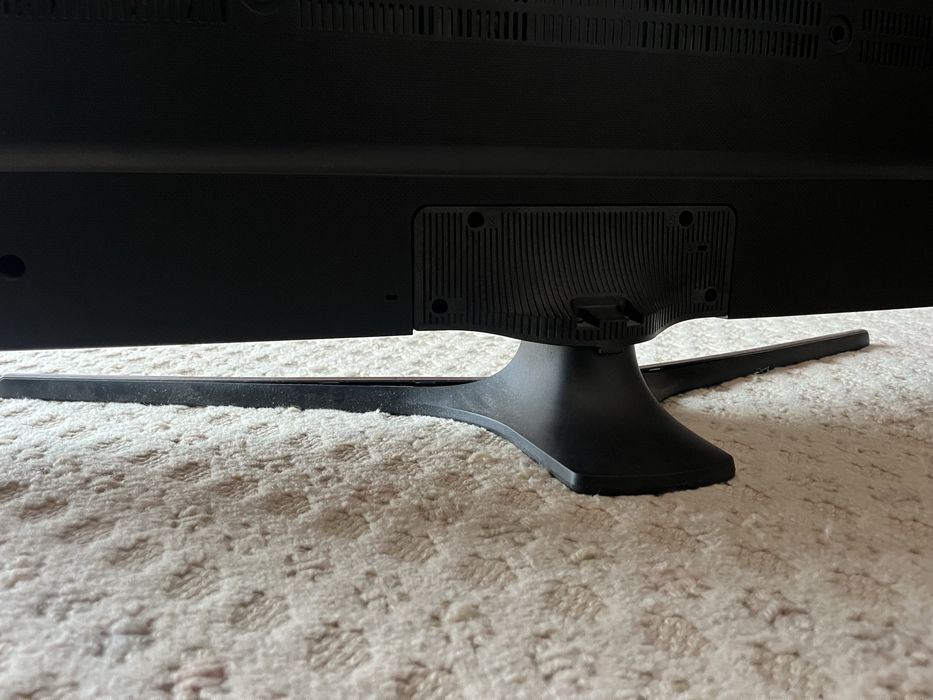 Televisão Samsung UE55MU6220 55” Curvado 4K Smart TV