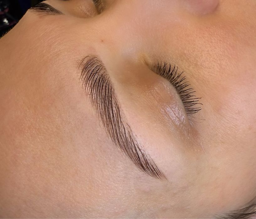Profesjonalna stylizacja brwi – lifting, regulacja, henna