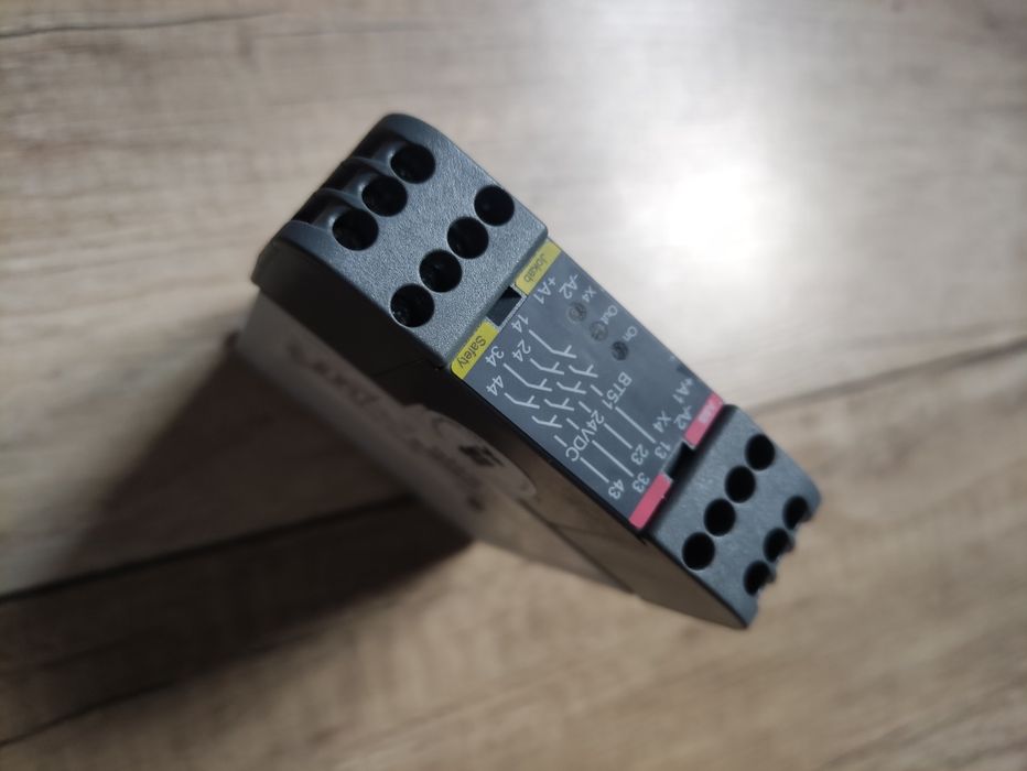 Moduł rozszerzeń / moduł bezpieczeństwa ABB 2TLA010033R2000