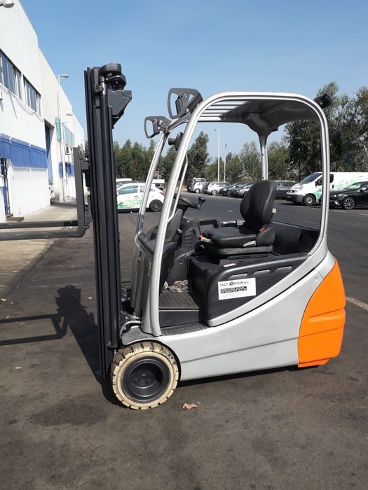 Empilhador Elétrico com 4a Válvula