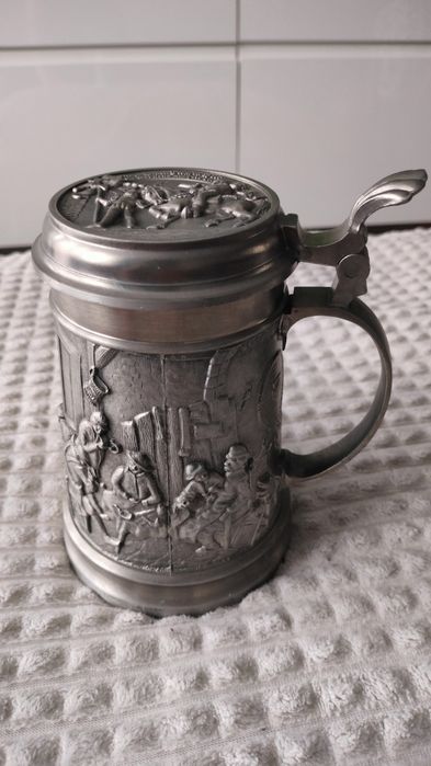 Piekny Kufel kolekcjonerski ozdobny z cyny