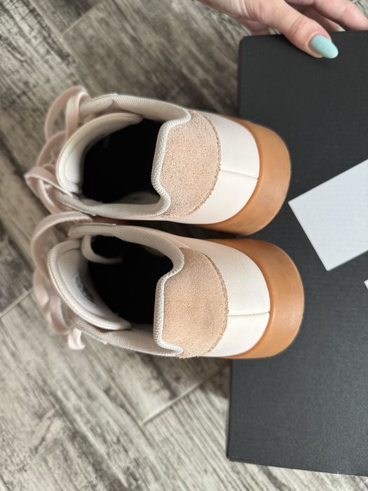 Кросівки Adidas рожеві barreda JP7105 37-38