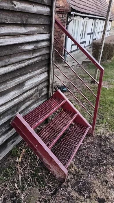 Schody Metalowe zewnętrzne+ barierka