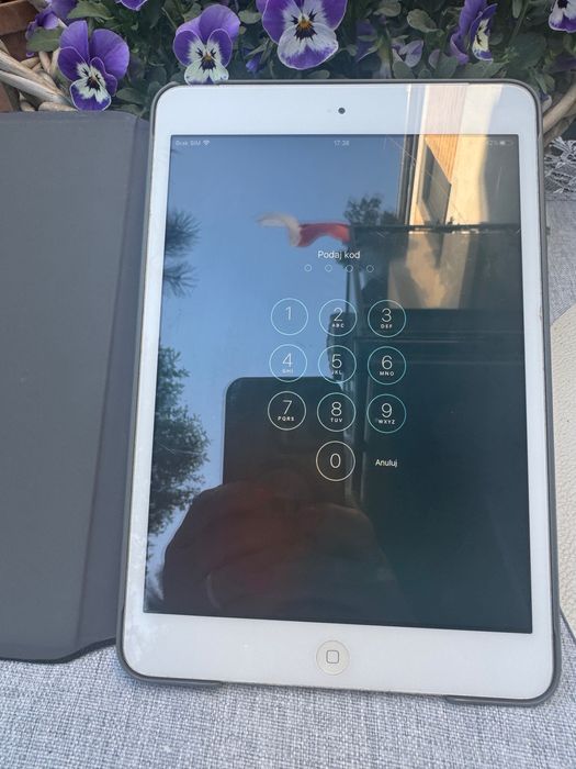 iPad Apple model MD543FD/A używany z etui