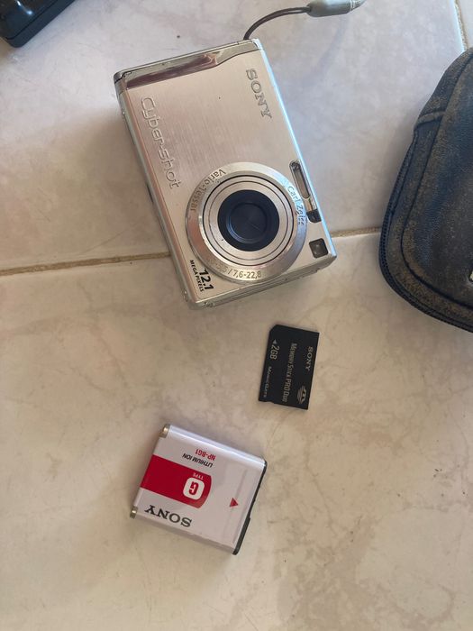 Camara compacta Sony DSC-W200 12.1 Megapixels