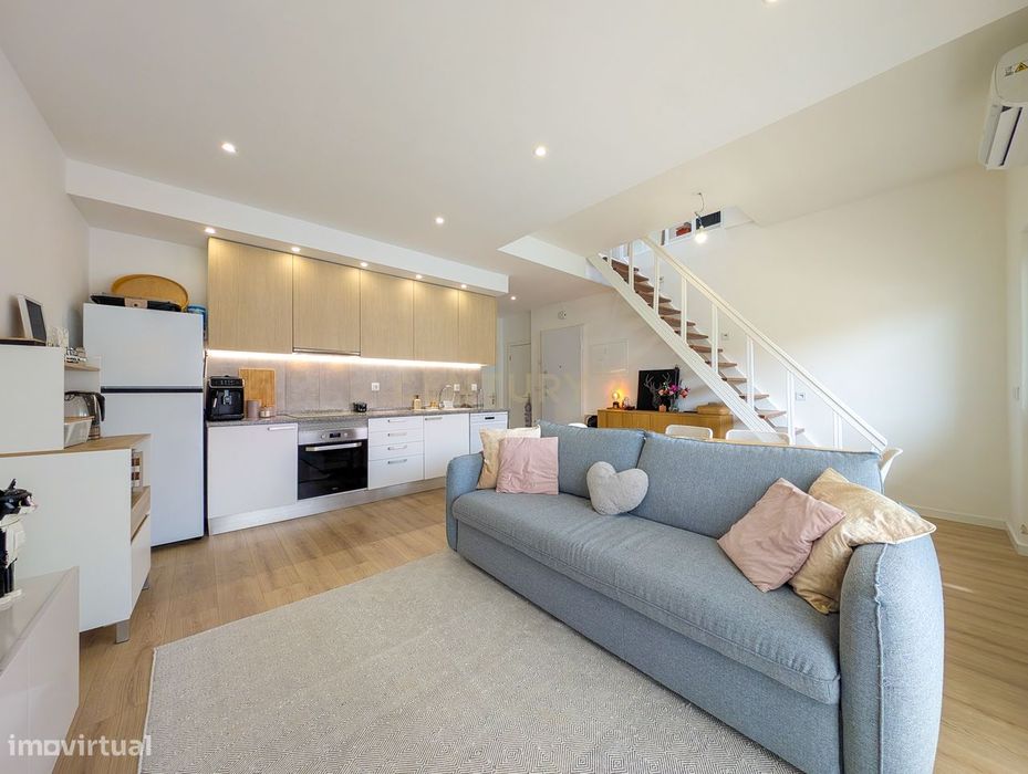 Apartamento de 3+1 assoalhadas totalmente renovado. - 2 Varandas