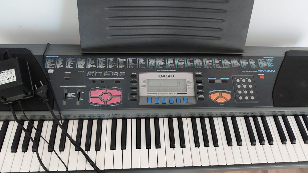 Teclado eletrônico Casio WK-1200