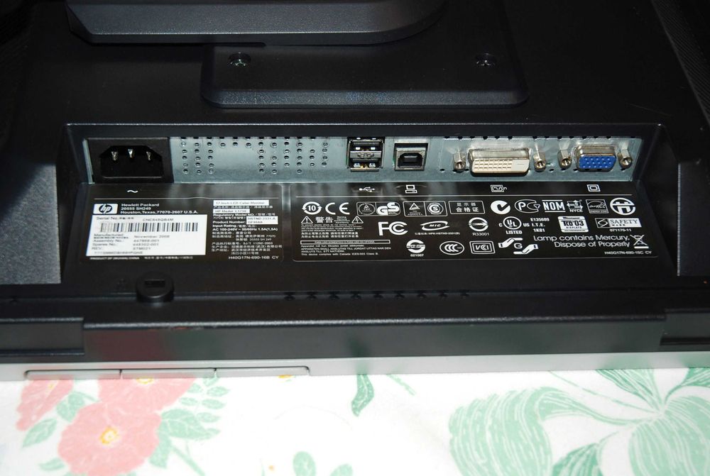 Monitor HP 17" LCD * super statyw * Hewlett-Packard * RETRO