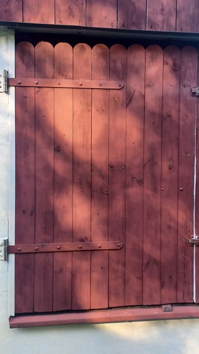 Okiennica zewnętrzna drewniana