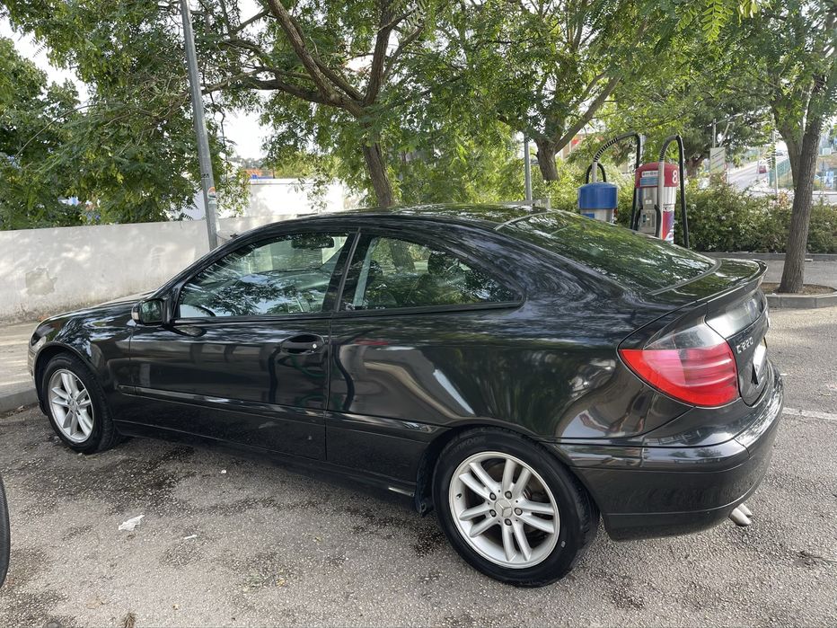 Mercedes C220 CDI Sport Coupé nacional (W203)