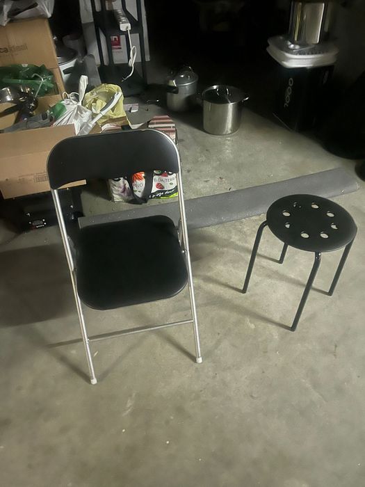 Vendo cadeira e banquinho