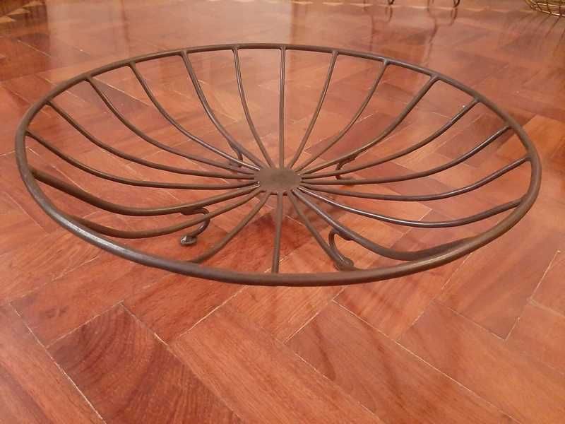 Fruteira em ferro