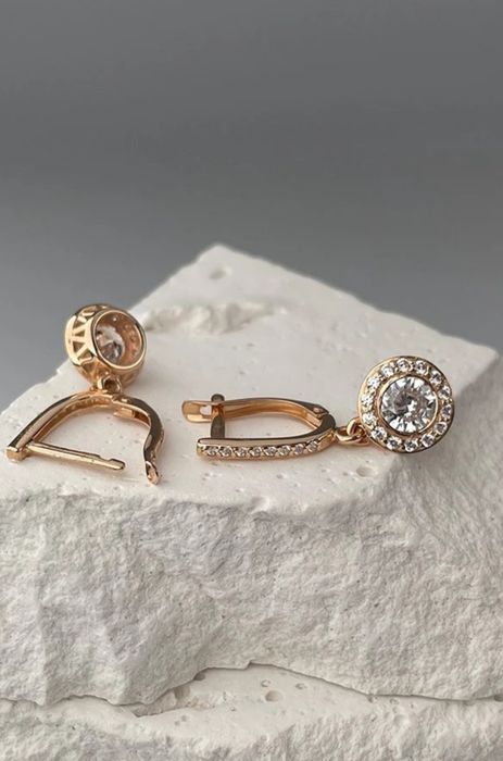 Золотые серьги с подвесками 585 пр., вес 3,21 гр.