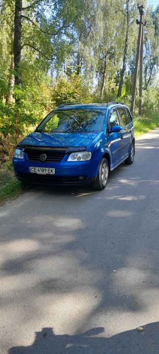 Volkswagen Touran 1.6 FSI Гарний стан 6-ступка