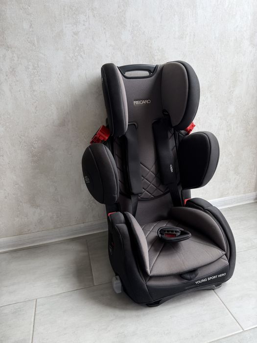 Автокрісло  RECARO