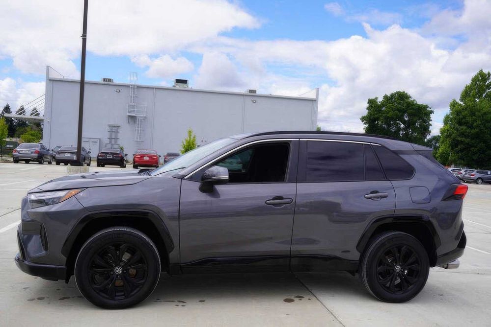 Toyota Rav4 Hybrid      2022