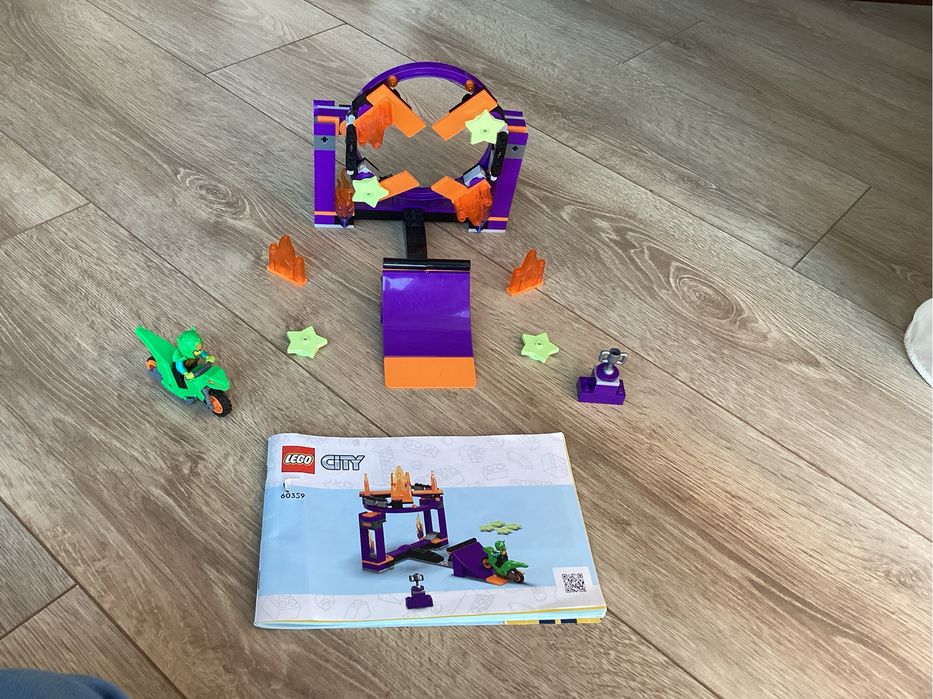 ОРИГІНАЛ Lego ciTi (лего сіті) 60359 . Каскадерський мотоцикл та пілот