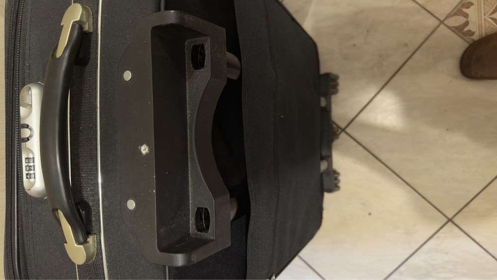 Валіза дорожня