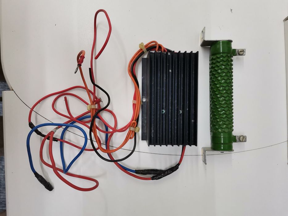 Regulador com resistência de carga para gerador de vento 12V 40Amp