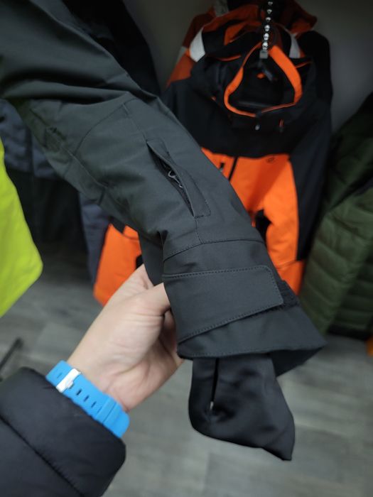 Продам чоловічу гірськолижну куртку O'Neill Total Disorder оригінал