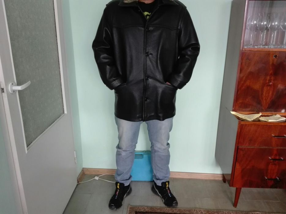 KURTKA solidna, z grubej skóry .