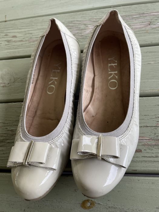Buty z linii rylko . Wykonane ze skory naturalnej .