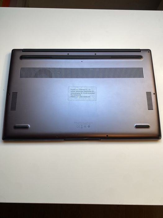 Huawei MateBook D15 –  8GB RAM / 256GB SSD