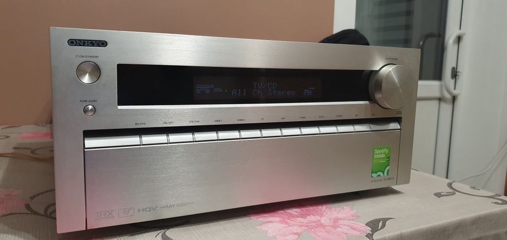 Onkyo  TX NR 818
