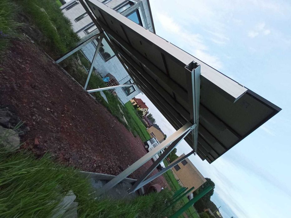 Carport aluminiowy dwustanowiskowy pod 18 modułów Fotowoltaika