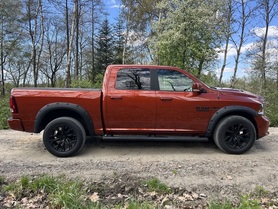 Dodge RAM SPORT, podwyższony, 5,7l V8 401 KM 4x4 2017r. PODWYŻSZONY