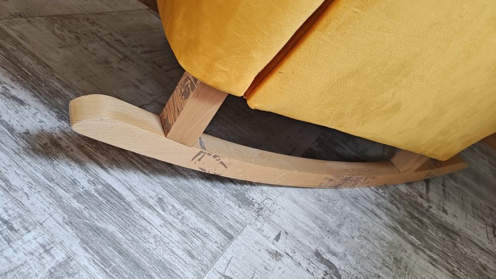Fotel bujany z podnożkiem, pufą