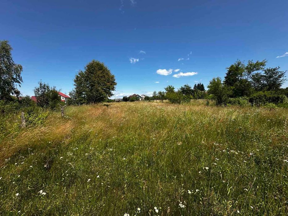 Продається земельна ділянка в смт. Буштино