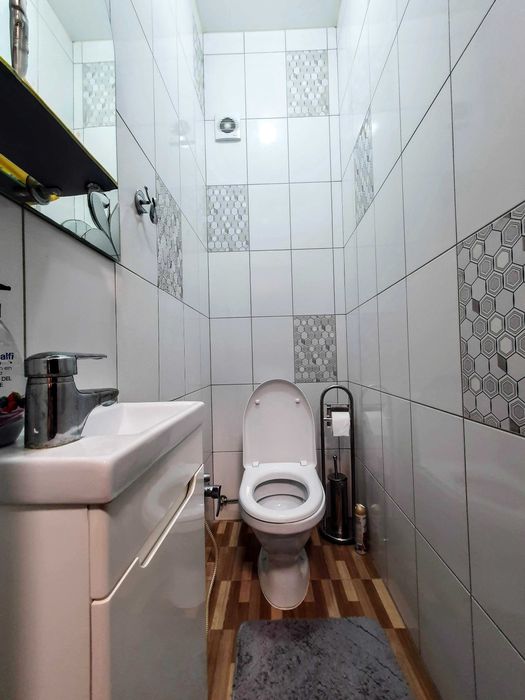 Здається 4-х кімнатний БУДИНОК в ЦЕНТРІ міста р-н вул. ГЕРОЇВ МАЙДАНУ.