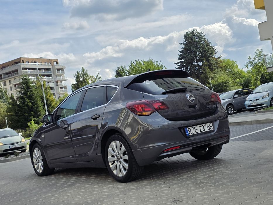 Opel Astra J 1.7 CDTI Cosmo - OPC Line - Xenon - Navi - Zadbana