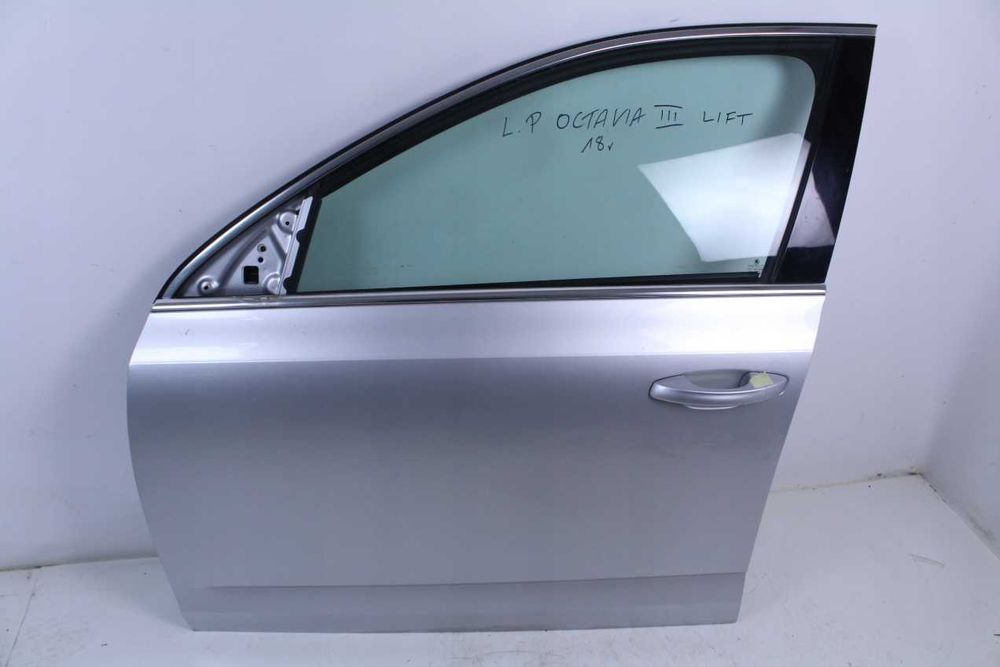 Двері Skoda Octavia 3 III 5E передні або задні праві ліві разборка