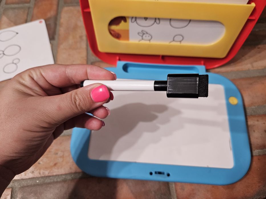 Brinquedo para aprender a desenhar (como novo)