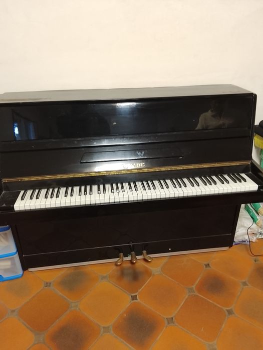 Piano ETYDE, bom estado
