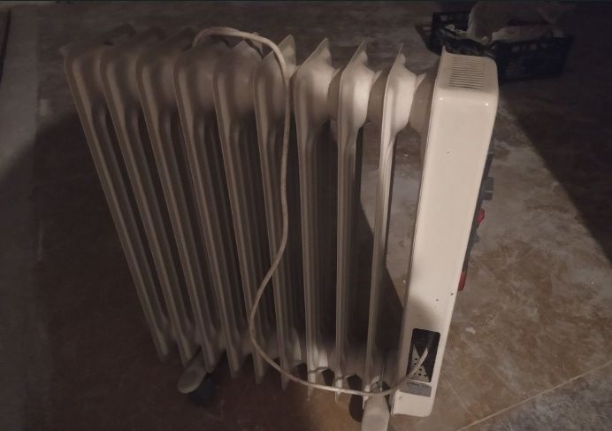 Kaloryfer, grzejnik olejowy, elektryczny