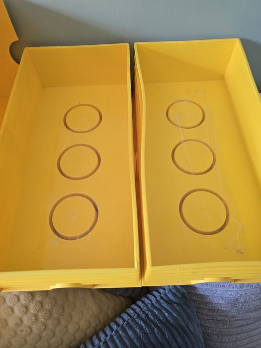 2 pojemniki żółte lego klocek 50x25