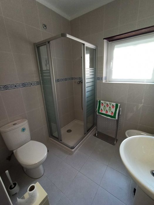 Quarto para aluguar com casa de banho privativa - Alcabideche