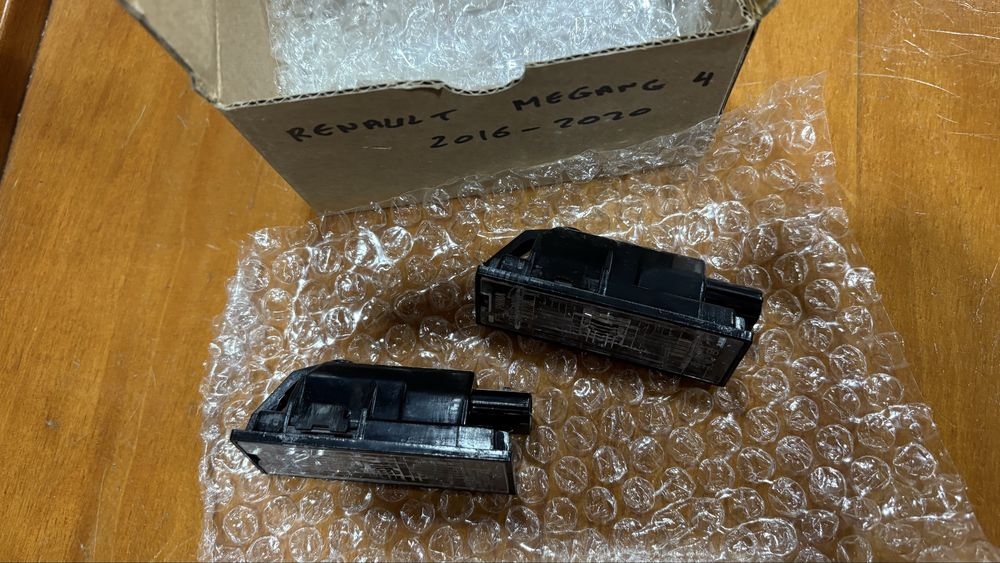 Luz matrícula Renault Clio IV