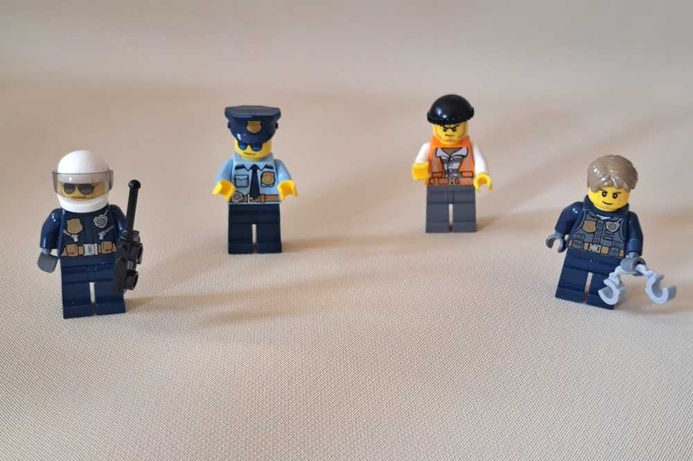 Klocki LEGO CITY 60138 komplet klocków i figurek