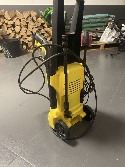 Vendo maquina de pressão Karcher k2 como nova.
