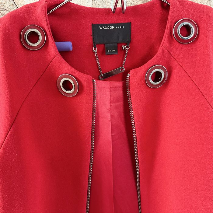 Пальто жіноче , червоне , осінь