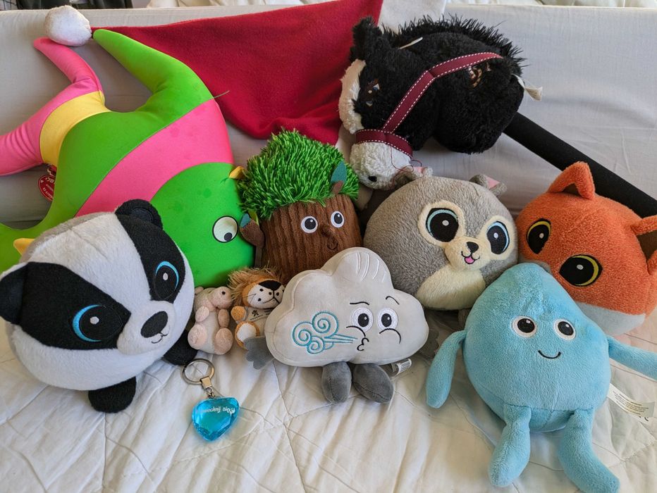 Zestaw maskotek - Biedronka i inne lisek, borsuk, chmurka, konik..