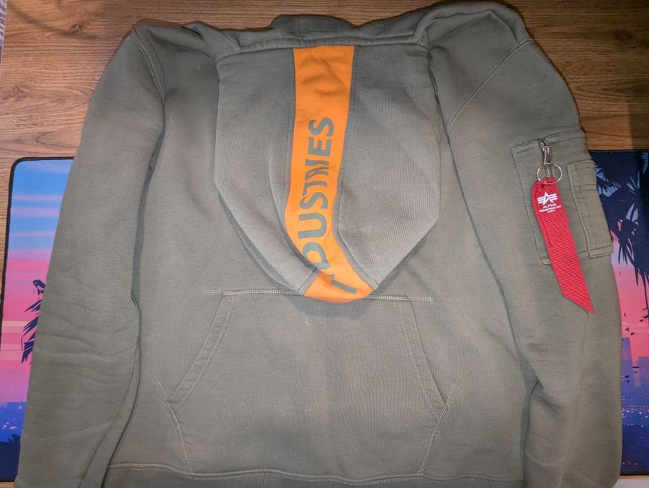 Продам кофту alpha industries