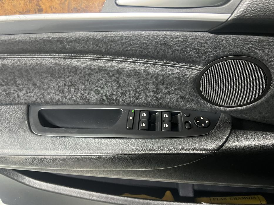 BMW X5   Продам вся в рідні красці