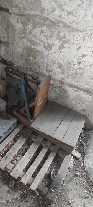 drewniano-metalowa waga dziesiętna rolnicz