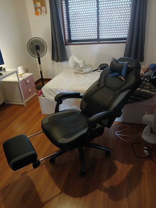 Cadeira Gaming SONGMICS com Apoio para Pés – Bom Estado