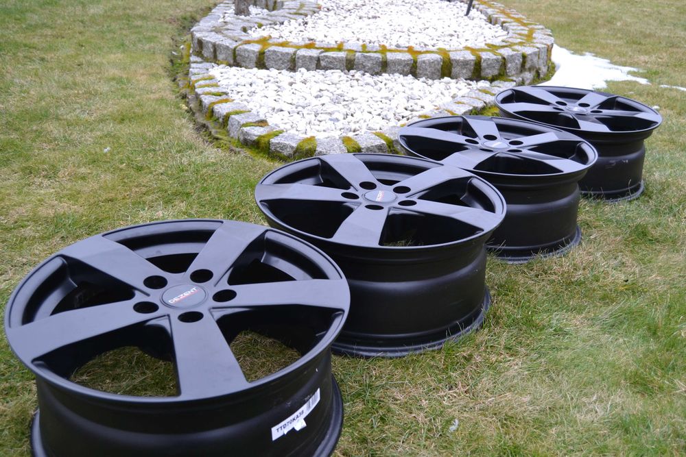 Felgi alu Toyota Rav 4 17cali 5x114,3 et38 ładne komplet rav4 Dezent